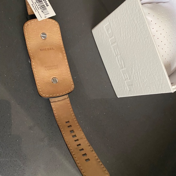 DIESEL Watch - Black Leather Cuff 2003 DZ2046 - Picture 6 of 8